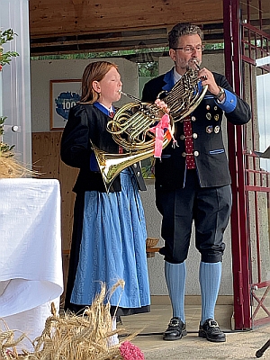 Weisenblasen_-_Horn_Duo_300