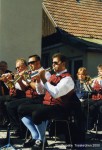 img049
