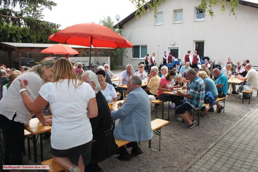 Frühschoppen auf der Stadtrandsiedlung